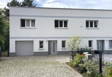 Lankwitz Neubau-Doppelhaushälfte im Komponistenviertel mit integrierter Garage