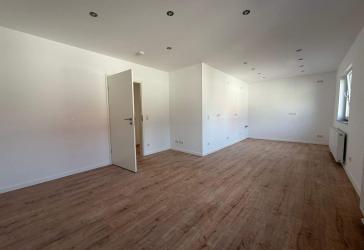 RS-Hasten, neu sanierte 3 Zimmer Wohnung