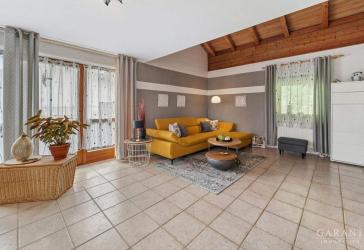 Freistehendes Einfamilienhaus in exklusiver Hanglage