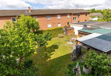 Zentral gelegene 4-Zimmer-Wohnung mit Gartenanteil und Stellplätzen in Lüneburg