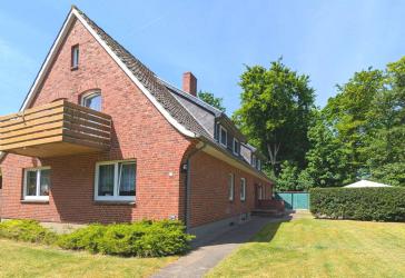 Grundsolide Kapitalanlage: Mehrfamilienhaus mit 4 Wohnungen in bester Wyker Wohngegend!