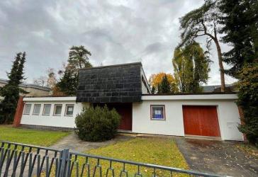 °°Wohnen trifft Arbeiten-vielseitig nutzbare Bungalow Villa 'Bauhausstil' im Grunewald °°