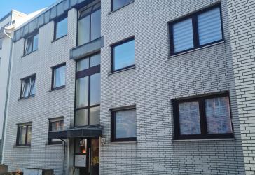 Moderne, helle 3-Zimmer-Wohnung mit Balkon und Garage in Herzen von Refrath