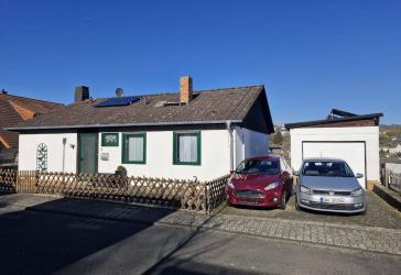 Einfamilienhaus mit ausgebautem Keller Garage und Hobbyraum