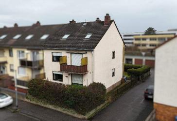 +++Stadtteil Kirchberg: Attraktives Ein- bis Dreifamilienhaus mit Garten, Balkonen und Garage in bevorzugter Wohnlage von Pirmasens+++