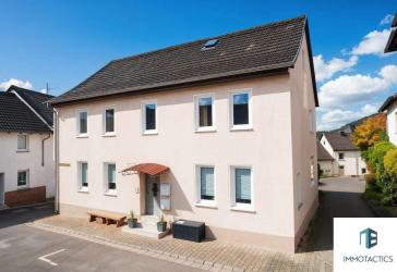 Großzügiges Zweifamilienhaus mit 167 m² Wohnfläche, Garten & flexibler Nutzung in Bad Münster