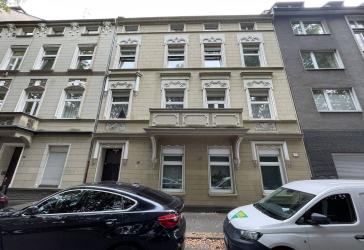 Altbau ohne Mietverhältnisse und mit Entwicklungspotenzial in zentraler Lage von Bilk