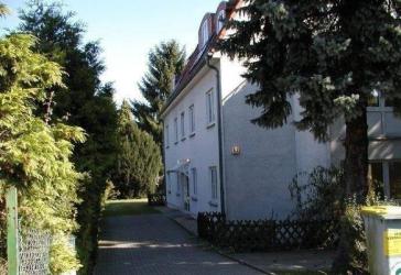 GEMÜTLICHE 3 Zimmer-Wohnung in grüner Wohnlage von Berlin-Buckow im 1.OG