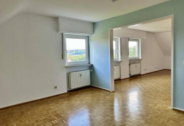 Lichtdurchflutete 3,5-Zi-Dachgeschosswohnung mit Panoramablick auf der Bellevue