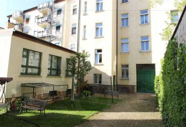 Saniertes MFH mit Hinterhaus und Gewerbe in gefragter Lage