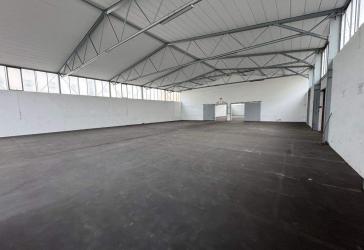 ** Zentrale Lage in Fürth mit Top Halle auf 2 Ebenen auf großem Areal zu vermieten ***