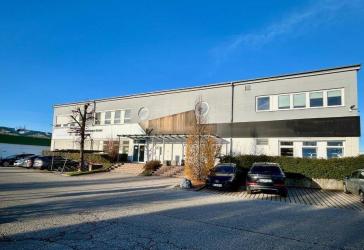 Repräsentatives Büro mit Wohlfühlatmosphäre und moderner Technik