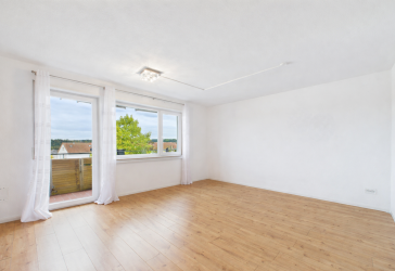 bezugsfreie 3,5 Zimmer Wohnung mit 2x Balkonen