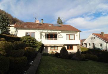 Gepflegtes freistehendes Einfamilienhaus mit schönem Garten in Albstadt-Ebingen