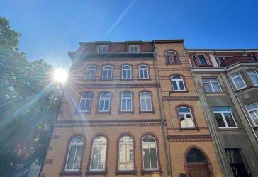 Attraktive Altbauwohnung mit Wintergarten im Stadtzentrum