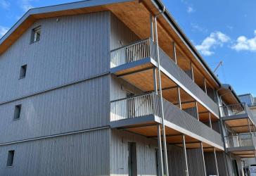 Neue Finanzierung: Familienwohnung mit großem Balkon