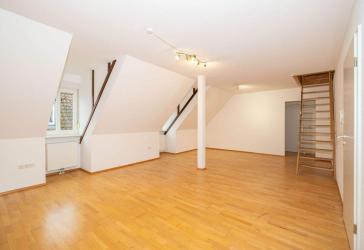 Stilvolle 4-Zimmer-Wohnung mit Dachterrasse im Herzen von Zürch