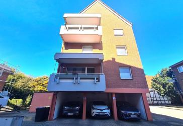 Ahlener Innenstadt, eine 5-Zimmer-Wohnung mit überdachtem Stellplatz.