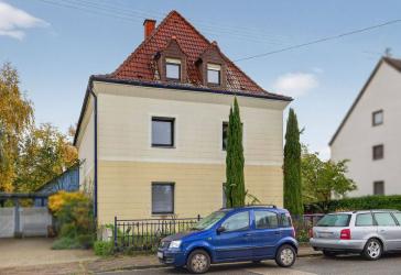 3-Zimmer-Erdgeschosswohnung mit Terrasse und Garage in ruhiger Lage