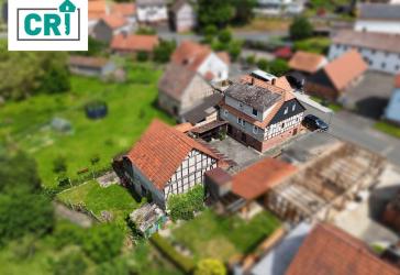 Viel Platz in ländlicher Idylle - Fachwerkhaus mit Scheune und Garten in Stadtallendorf-Wolferode