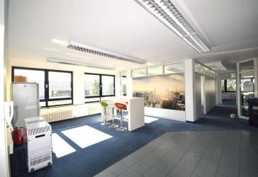 Moderne Büroetage in gepflegtem Umfeld mit Aufzug und bester Anbindung