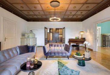 Luxuriöse Altbauwohnung mit historischem Charme und beeindruckendem Panoramablick