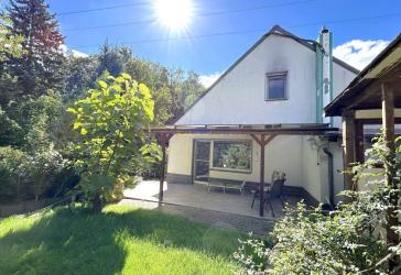 großes Grundstück mit 2 EFH für Eigenbedarf sowie 1 weiteres Objekt vermietet, Bestpreis