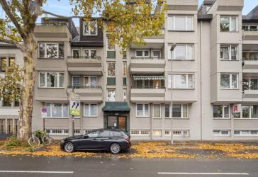 Tolle Souterrainwohnung / Erdgeschosswohnung in Bestlage von Düsseldorf-Golzheim