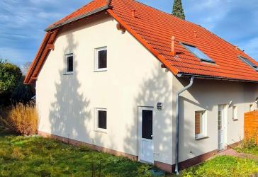 SANIERTES HAUS FÜR FAMILIEN MIT MODERNEM CHARME