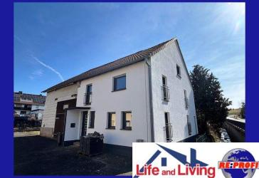 *** Teilsaniertes Einfamilienhaus mit Nebengebäude ***