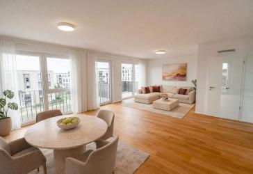 Familienoase mit Balkon zum Innenhof: Helle 3 Zimmer mit zwei Bädern und Abstellraum