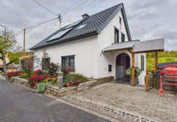 Gemütliches Haus mit großer Terrasse und schönem Garten! L - Echternach 19min.