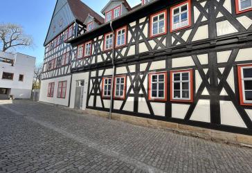 Charmante Dachgeschosswohnung in denkmalgeschütztem Altbau in der Innenstadt!