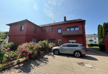 große renovierte 3 Zimmer-Wohnung mit Gemeinschaftsgarten in ruhiger Lage