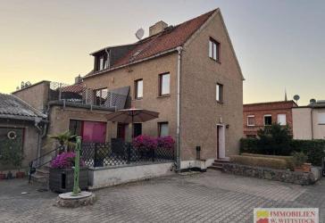 Haus mit Einliegerwohnung mit Großgarage und Garten in Putlitz