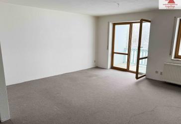 3-Raum Erdgeschosswohnung mit Balkon und Stellplatz im Herzog-Georg-Ring!