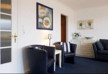 SONNE PUR ! End-Wohnung mit Süd-Loggia und Stellplatz direkt am Strandübergang !