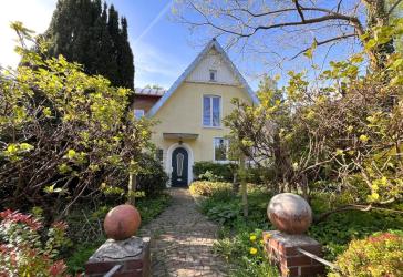 Einfamilienhaus mit Anbau in bester Volksdorfer Lage