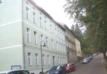 attraktive geräumige 2- Zi. Wohnung - zentrale, aber ruhige Lage