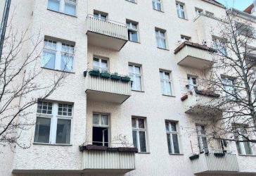 Altbauperle mit Remise und ca. 380 m² Dachrohling