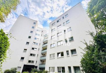 Umfangreich sanierte 4-Zimmerwohnung im EG mit Balkon in hervorragender Wohnlage