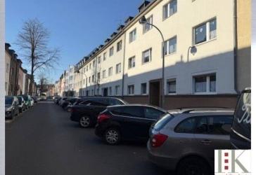 MFH in Düsseldorf-Eller! Entwicklungspotenzial für Anleger!! VOLLVERMIETET!