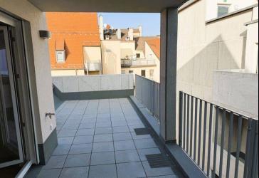 Sonnenverwöhnte Wohnträume mit Balkon, moderner Küche und komfortabler Ausstattung