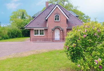 Freistehendes Einfamilienhaus auf Eigenland in Lübeck