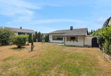 Idyllisches Zuhause - Charmanter Bungalow mit großer Terrasse und Traumgrundstück