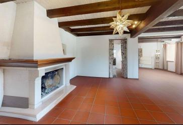 RE/MAX - Exklusives EFH mit großem Garten bei Landshut!