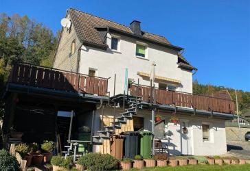 Mehrgenerationenhaus plus großem Gartenhaus u. Außenpool in Gleidorf!