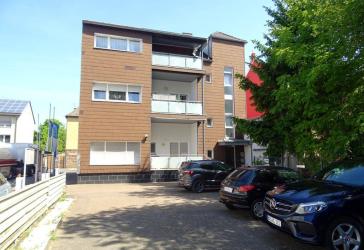 Attraktive Kapitalanlage: MFH mit 3 Wohnungen und 1 Gewerbefläche in Citylage