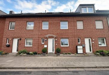 Praktisches Reihenmittelhaus in Essen-Katernberg mit Garten, Terrasse, Garage & Photovoltaikanlage