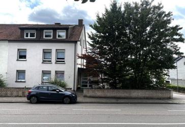 Gepflegtes 2 -Fam.wohnhaus mit 3 Garagen in St. Ingbert zu verkaufen